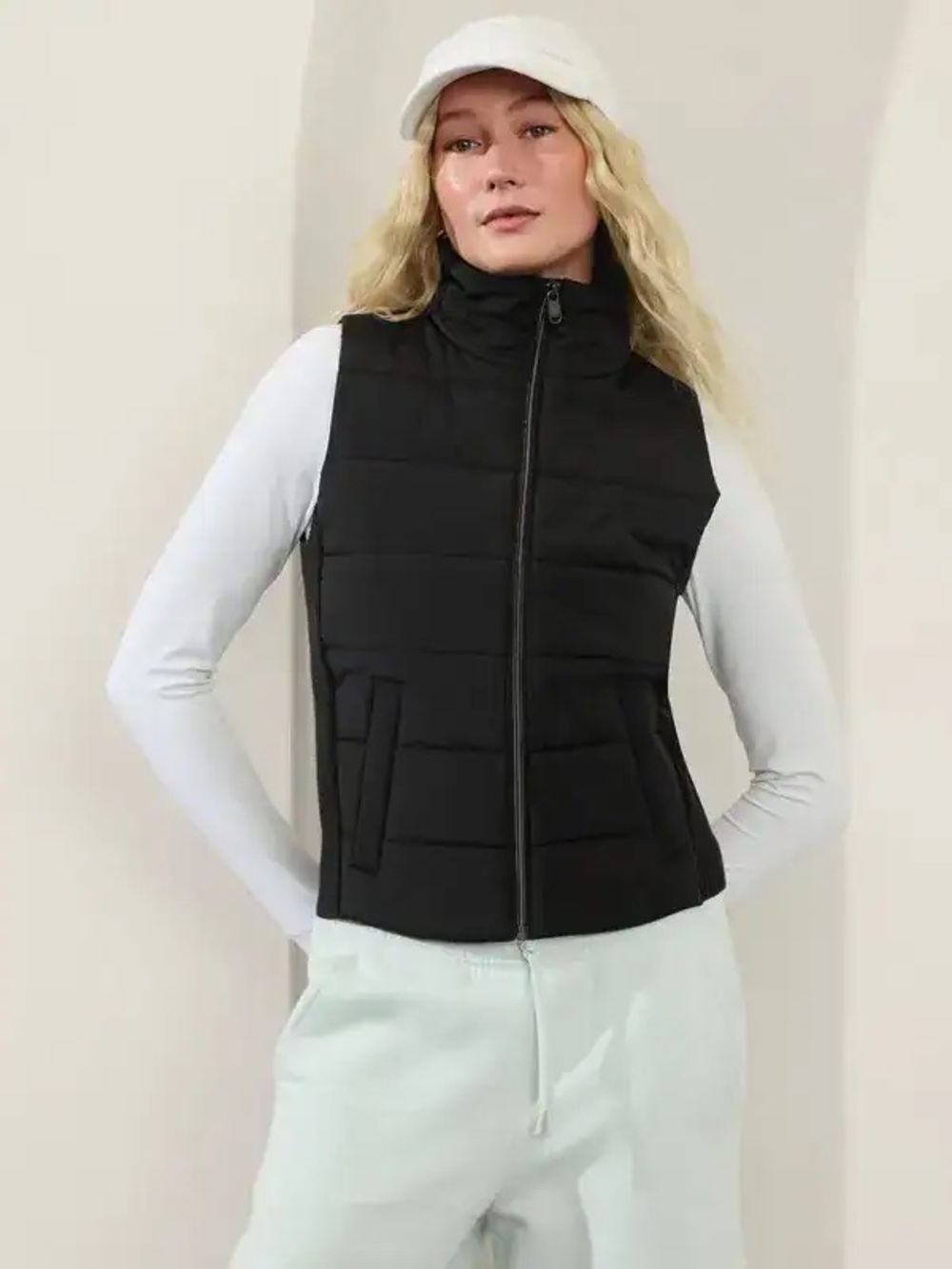 Athleta Incline Hybrid Vest Black Merino Wool Puffer Women’s Size Small